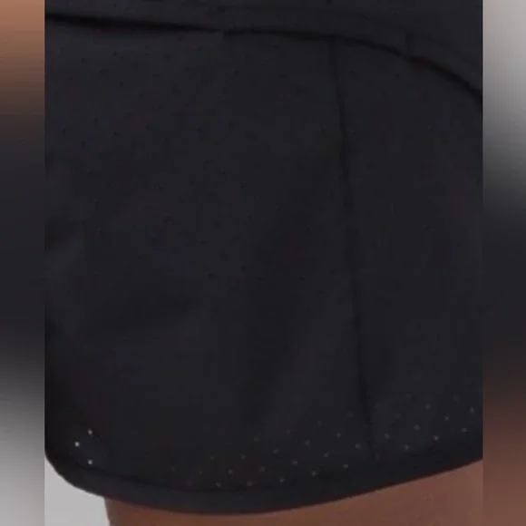 2017 Lululemon Speed Short Perforated 2.5” Black Size 6 Rare Run Short - Picture 2 of 10